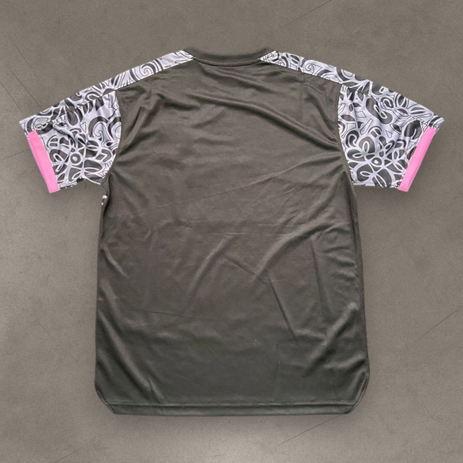 Palestine Floral Tee – Black Edition